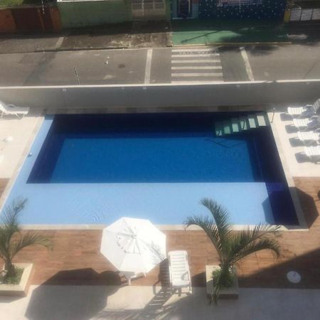 Apartamento Na Praia De Enseada Гуаружа Экстерьер фото